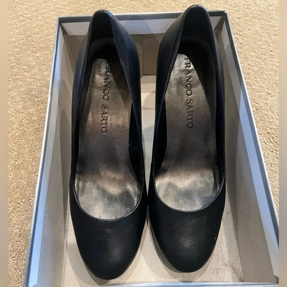 Franco Sarto Black Round Toe Pumps - Picture 1 of 4